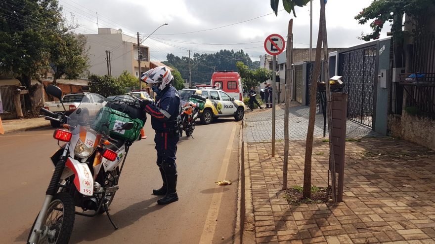 Mulher é encontrada morta em banheiro de residência no Cascavel Velho; Polícia Militar, Samu e IML são acionados