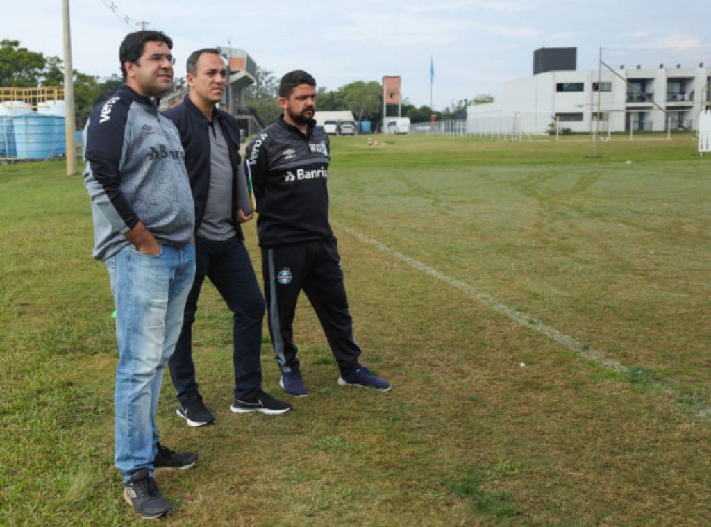 Phelipe Leal, técnico da Seleção Brasileira Sub-17, visita o CFT Hélio Dourado