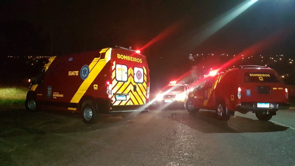 Ciclista fica gravemente ferido após ser atingido por automóvel na Rua Europa