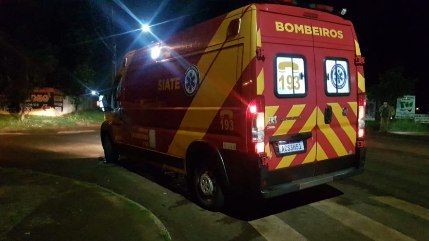 Carro atinge moto no Bairro Floresta e jovem fica ferido