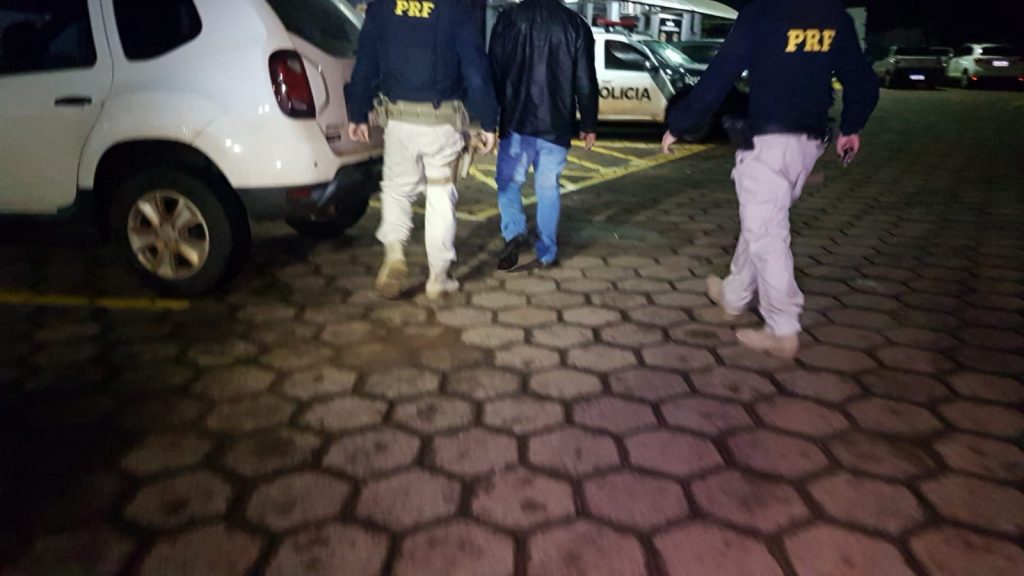 Homem é detido por embriaguez ao volante após acidente na BR-277, em Cascavel
