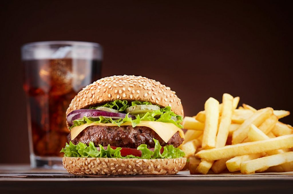 Comissão debate propaganda enganosa de sanduíches com aroma de picanha e costela
