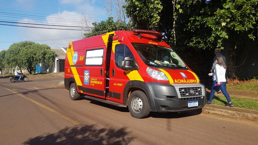 Mulher fica ferida ao cair de escada em residência no Jardim Clarito