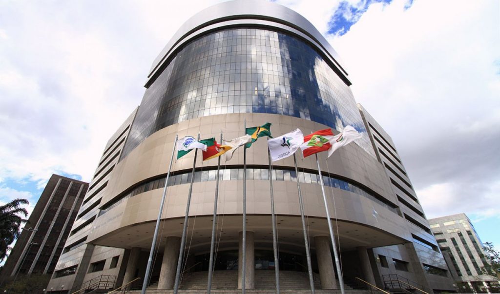 Criança não pode pedir indenização por ter nascido, decide TRF4