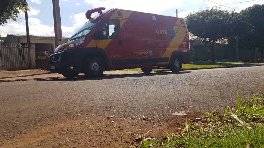 Idosa sofre queda e é socorrida pelo Siate no Bairro Pioneiros Catarinenses
