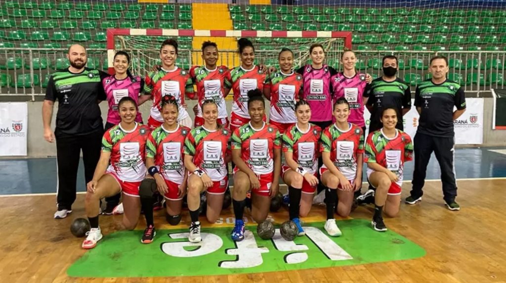 Handebol feminino de Cascavel lidera o Paranaense invicto e com a melhor defesa