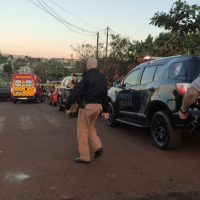 Imagem referente a Suspeito de assalto morre baleado no Tarumã após troca de tiros com a PM; um homem foi detido
