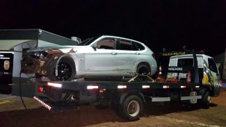 Veículo BWM que era conduzido por vítima de homicídio é levado à delegacia de Polícia Civil Veículo BWM que era conduzido por vítima de homicídio é levado à delegacia de Polícia Civil