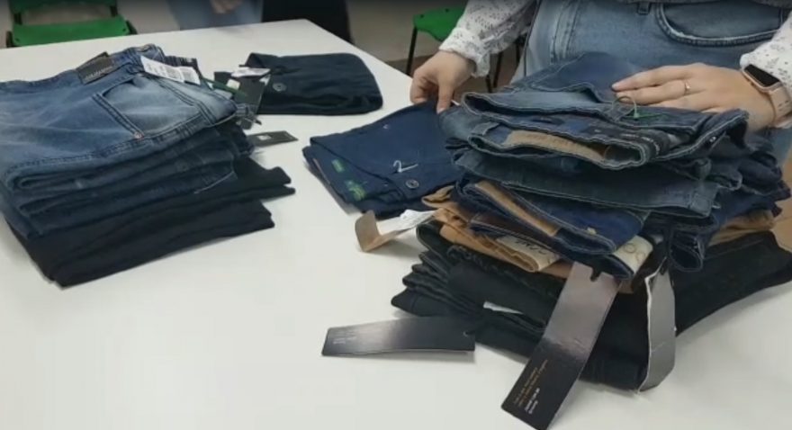 Corre que ainda dá tempo! Outlet de grifes famosas segue até às 17 horas na Apae de Cascavel
