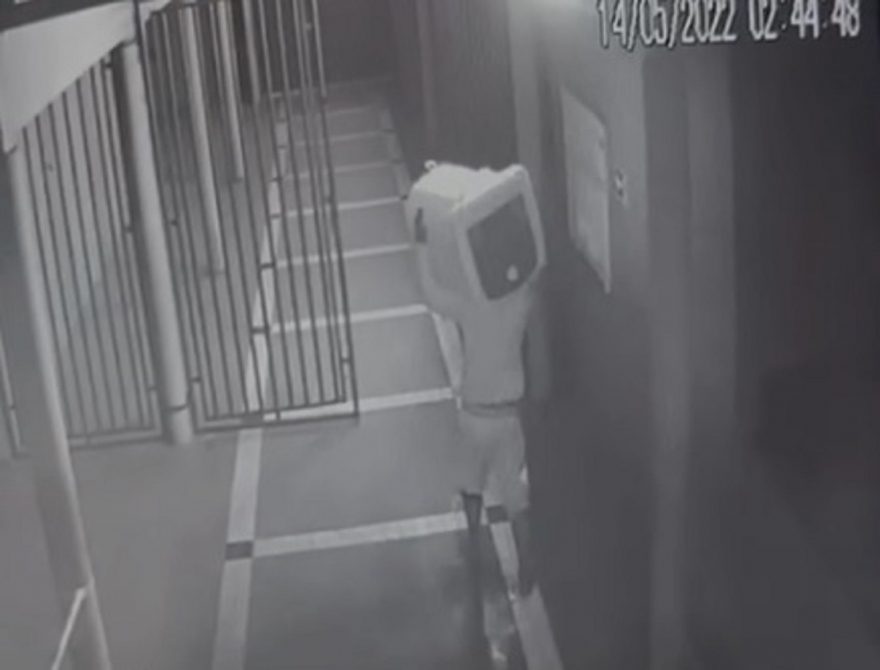 Ladrão invade colégio de Cascavel e leva máquina de lavar roupas; Veja a ação do criminoso