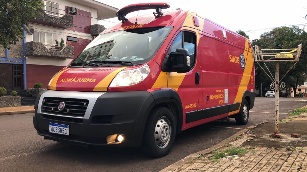 Idoso fica ferido ao sofrer queda no Centro