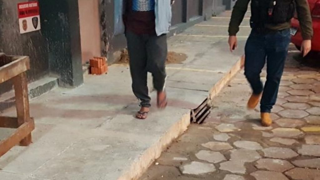 Homem com mandado de prisão em aberto pelo crime de tráfico de drogas é detido