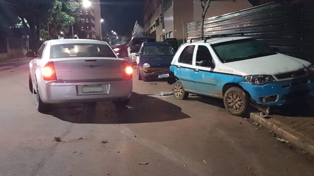 Batida envolve cinco veículos no Centro de Cascavel