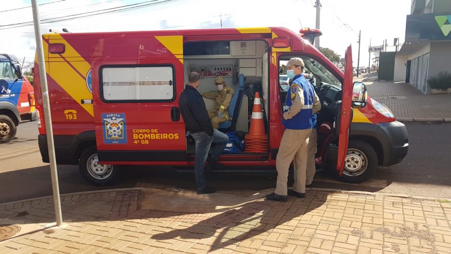 Jovem fica ferido em acidente entre carro e moto no Bairro Floresta