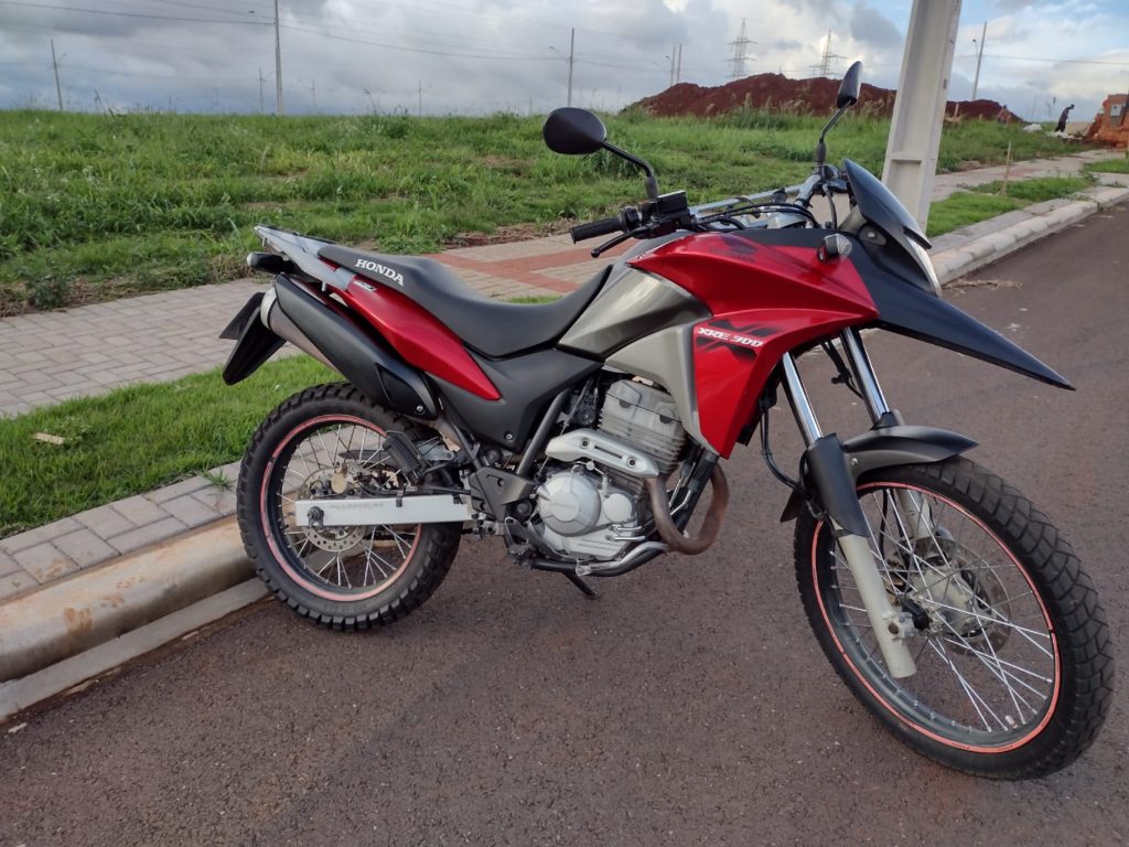 Moto é furtada do pátio de residência no Bairro Pacaembu