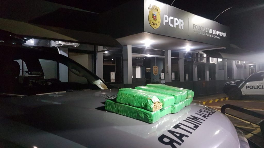 Mulher é detida por tráfico de drogas em Matelândia e trazida à delegacia de Cascavel