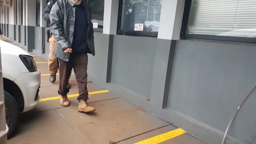 Homem é detido com mandado de prisão em aberto por porte de arma em Braganey