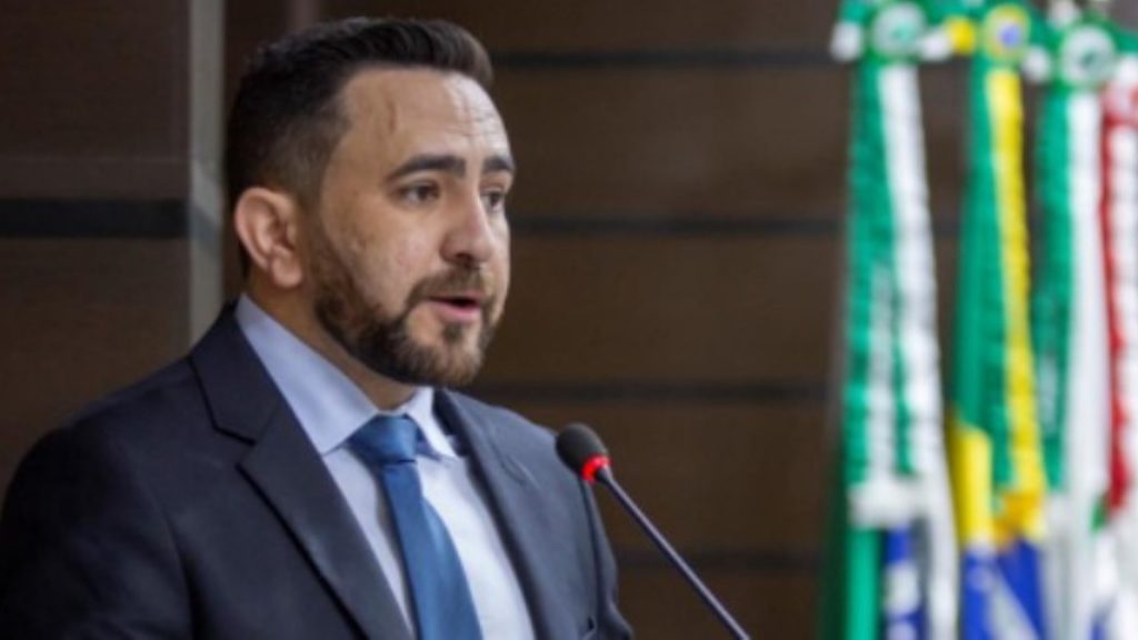 Por problemas pessoais, Beth Leal se afasta da câmara de Vereadores por 30 dias; Carlos Xavier assume