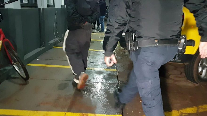Homem é detido após furtar fios de cobre em obra no Maria Luiza