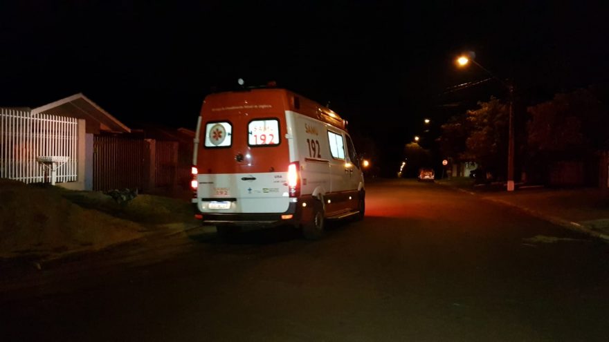 Mulher passa mal ao ingerir spray para matar barata