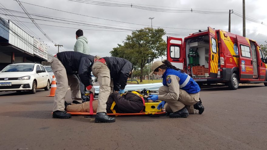 Motociclista fica ferida em acidente na Tancredo Neves com a Cuiabá