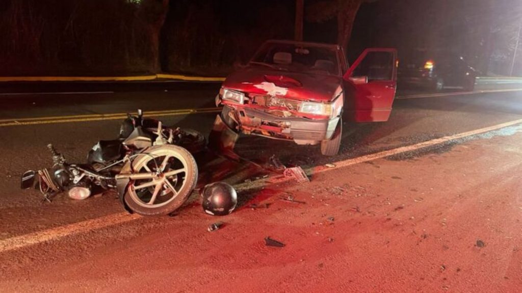 Motociclista morre ao bater contra Uno na BR-369