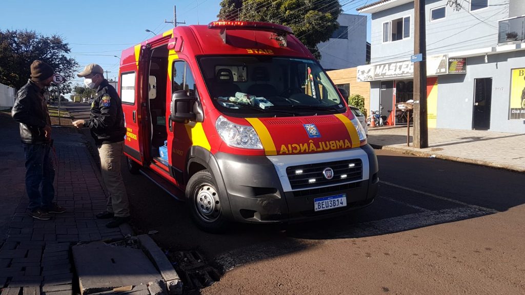Motociclista fica ferido em acidente de trânsito na Avenida Rocha Pombo