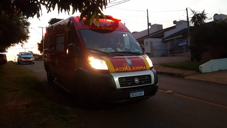Idosa fica ferida ao sofrer queda em via pública no Bairro Universitário