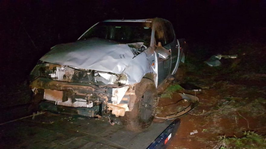 Motorista sofre mal súbito e capota camionete na PR-180 nas proximidades de Rio do Salto
