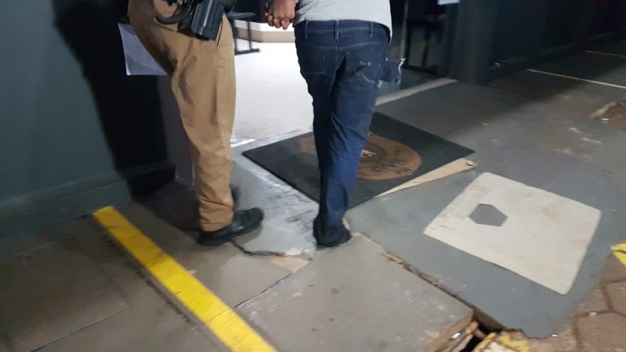 Foragido da PEC é preso pela Polícia Militar no Bairro Neva em Cascavel