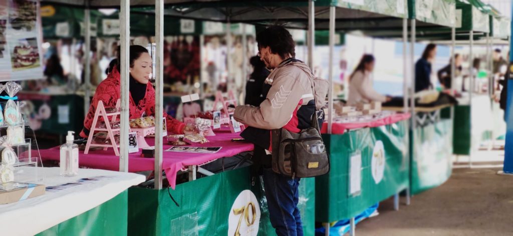 Feira do Teatro é opção cultural, gastronômica e de lazer neste domingo