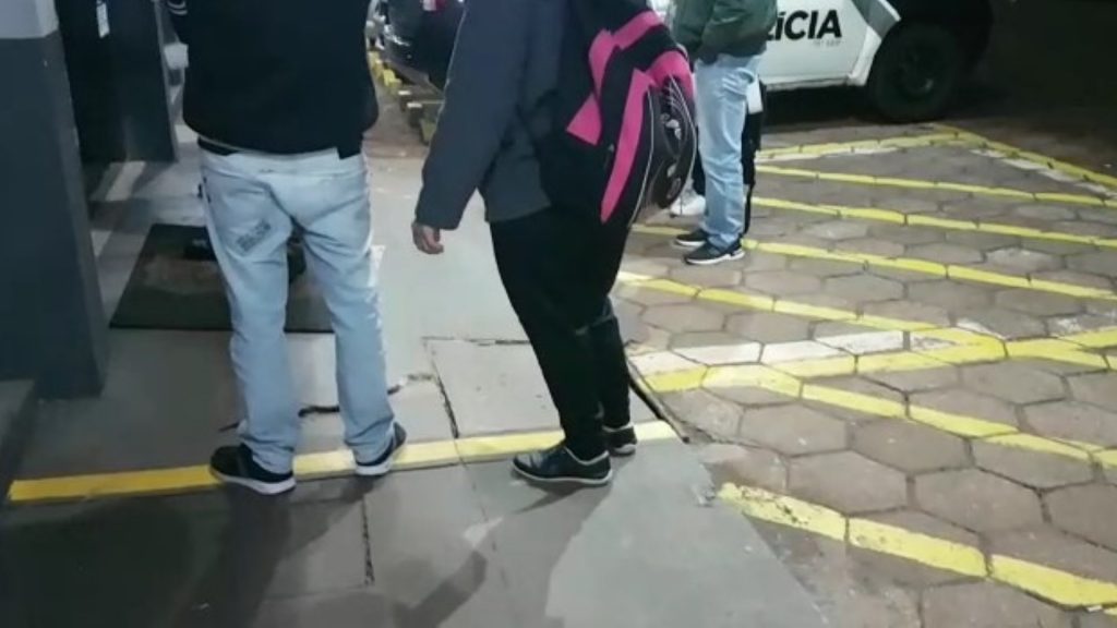 Briga em família foi parar na delegacia após adolescente sair na sexta-feira (20) e chegar no domingo (22)