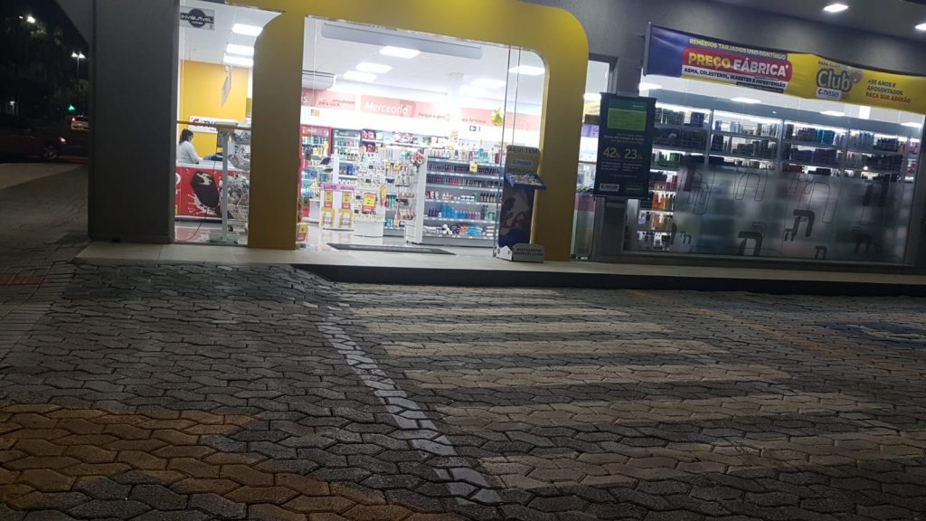 Farmácia localizada na Av. Brasil é alvo de ladrões