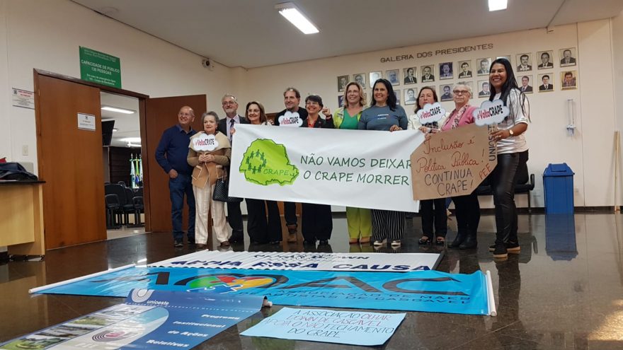 Autoridades se reúnem em manifestação pela reabertura do Crape de Cascavel
