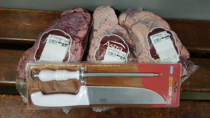 Cancela o churrasco! Dupla flagrada furtando carnes nobres é detida pela Guarda Municipal de Cascavel