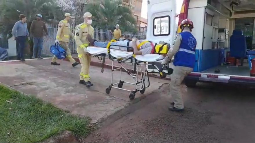 Trabalhador sofre queda em obra e é socorrido pelo Corpo de Bombeiros