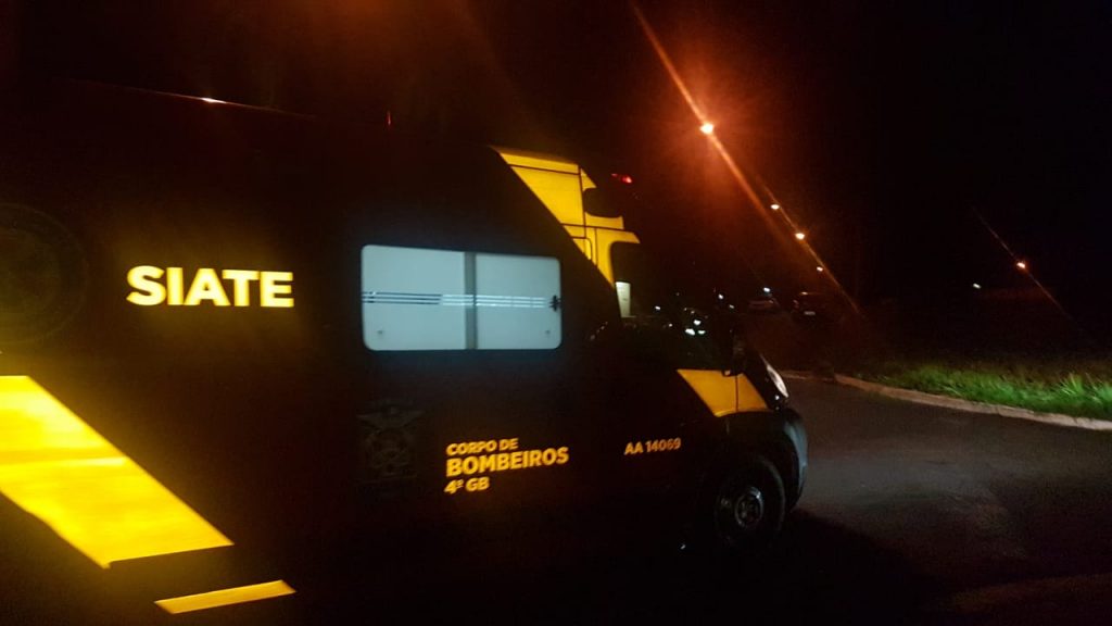 Corpo de Bombeiros atende pessoa ferida no Bairro Country