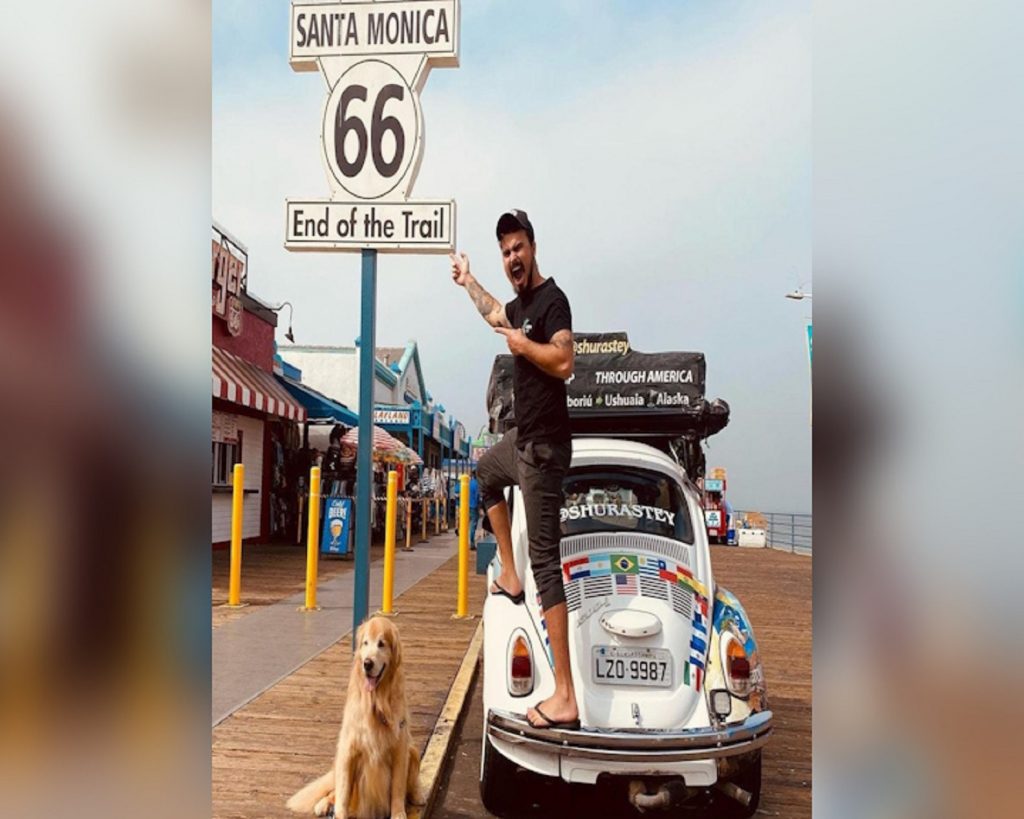 Influenciador de SC que viajava com Fusca nos EUA em companhia de cão, morre em acidente de trânsito