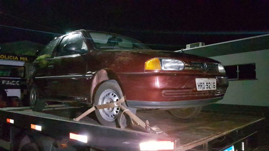 Veículo Gol é apreendido pelo Pelotão de Choque no Bairro Coqueiral