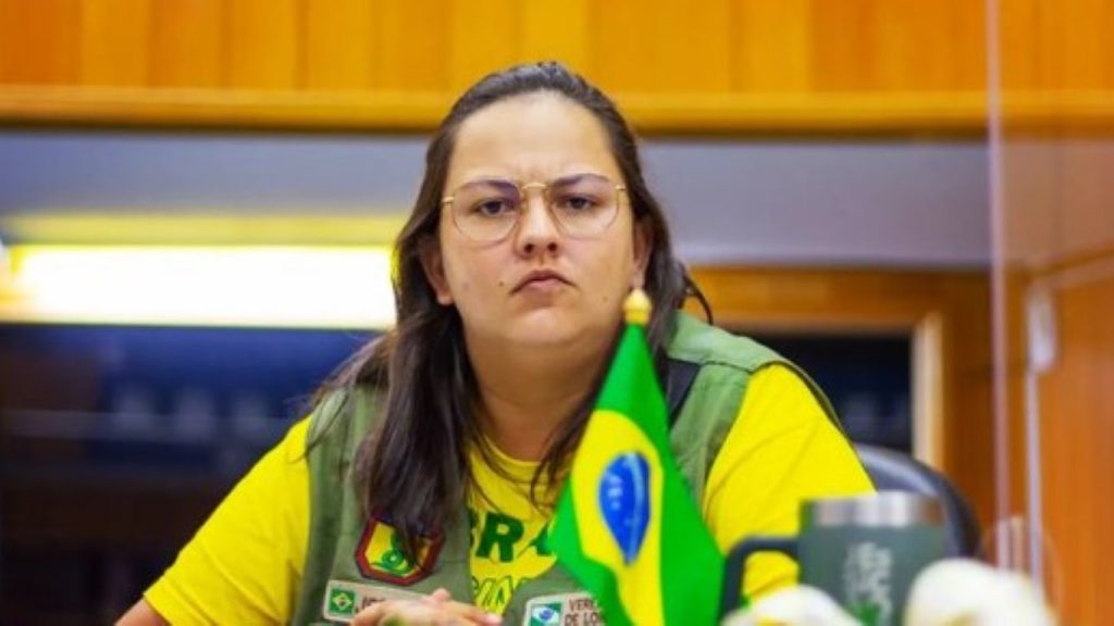 Vereadora bolsonarista de Londrina quer proibir a venda de alimentos em formato de pênis e vagina na cidade