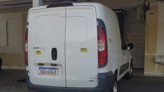 Fiorino carregada com R$ 30 mil em eletrônicos é furtada na Rua Paraná, no Centro