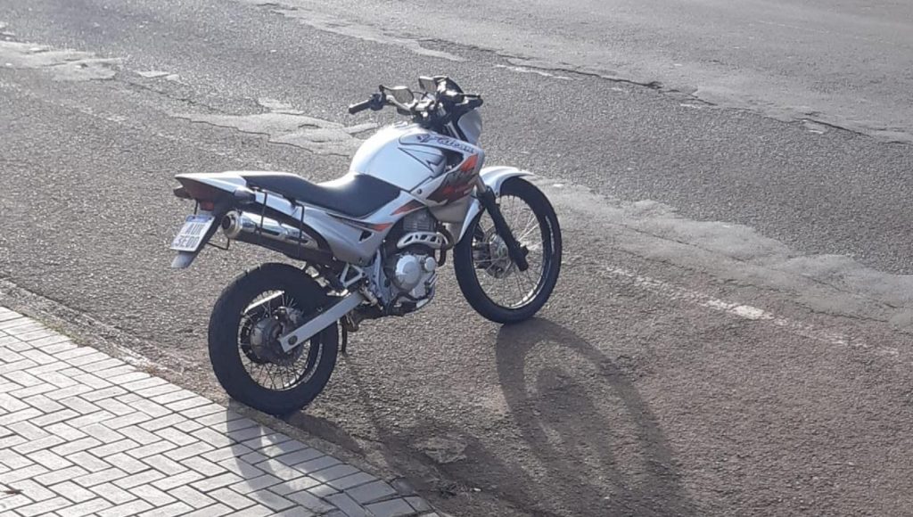 Falcon placa AUR 3E00 foi furtada em Cascavel