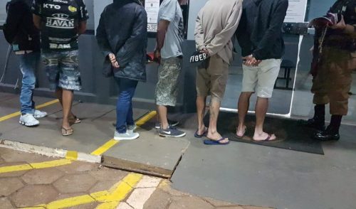 Vai faltar espaço! Seis pessoas são detidas no Centro de Cascavel com 32 pedras de crack