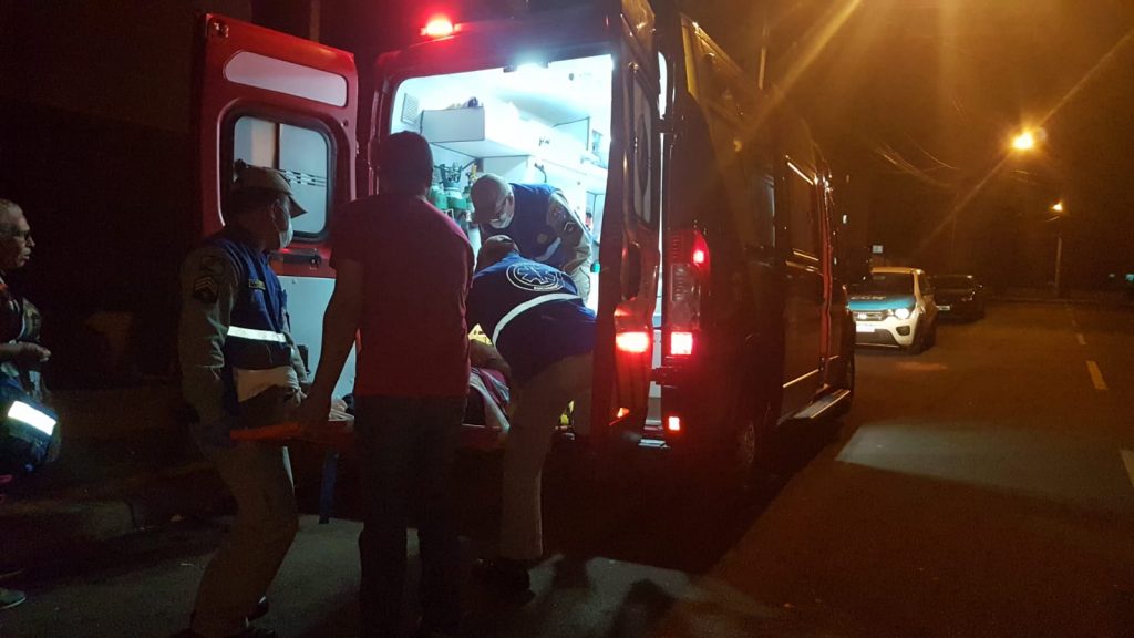 Homem de 49 anos sofre queda em apartamento no Riviera e fica ferido Homem de 49 anos sofre queda em apartamento no Riviera e fica ferido
