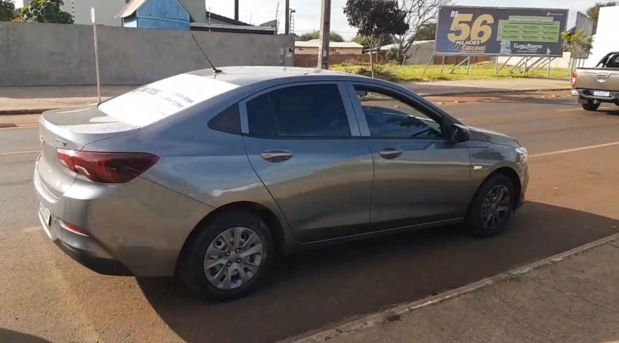 Onix e Honda PCX se envolvem em acidente na Avenida Tito Muffato