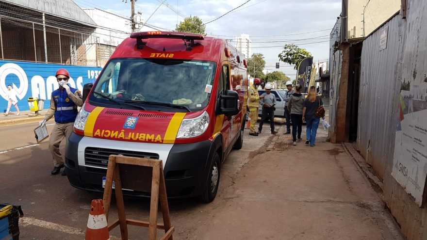 Escora de madeira se solta e atinge cabeça de trabalhador; Fato ocorreu em uma obra no Centro