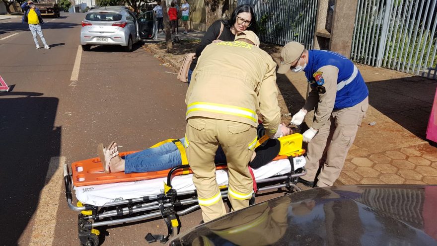 Colisão entre carros deixa mulher ferida no Bairro Parque São Paulo