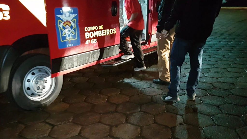 Jovem suspeito de furtar veículo é agredido no Cascavel Velho e atendido pelo Corpo de Bombeiros