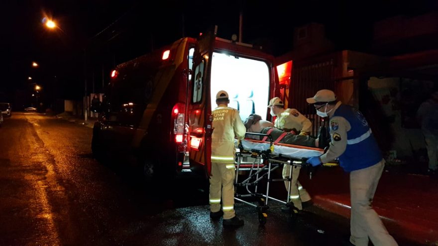 Idoso cai de escada e sofre ferimentos no crânio