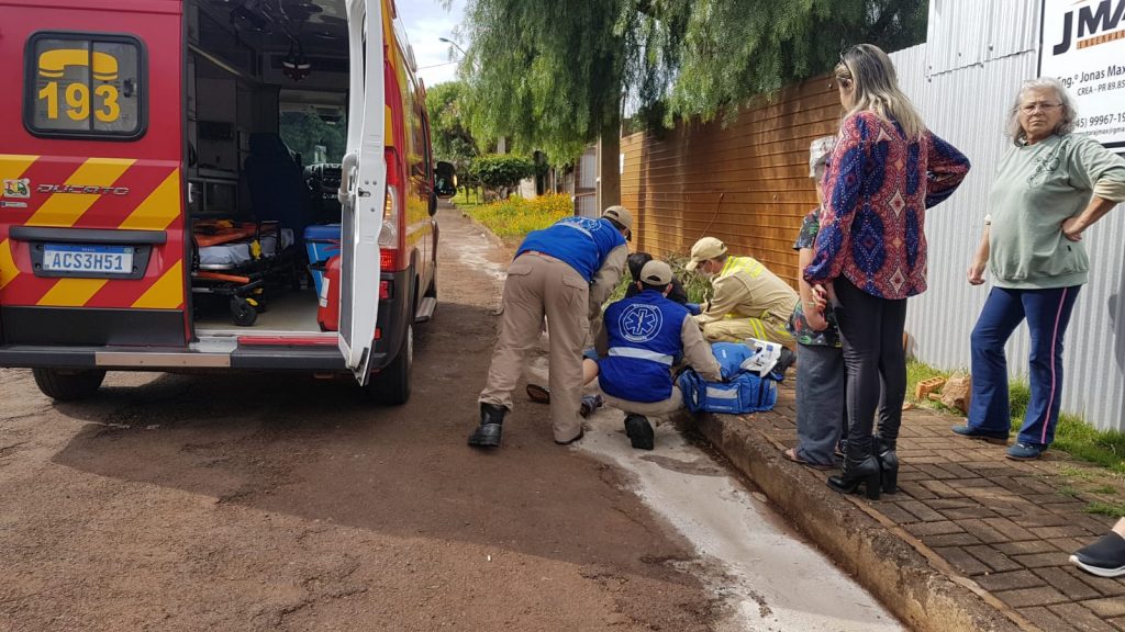 Homem fica ferido ao cair de bicicleta no Bairro Country